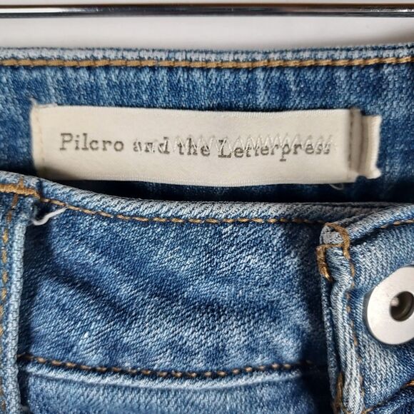 Anthropologie Pilcro Jeans 27 Boho Embroidered Ruffle Hem Floral Denim - Picture 10 of 16